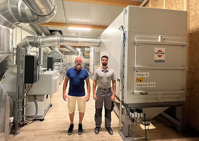 Thomas Leistner and his son Valentin Leistner are very satisfied with the new extraction system: "The climate in the hall is much more pleasant today. There are no more drafts and the temperatures remain stable even in winter.”