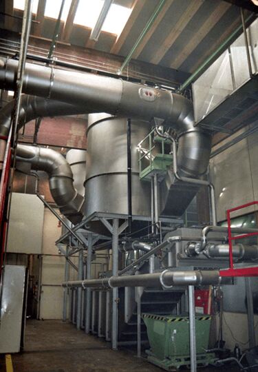For large volumes of scaly particles, wet separators with sludge removers are used, due to an increased fire risk. ENA coolant mist separators are recommended for use on aluminum presses. 